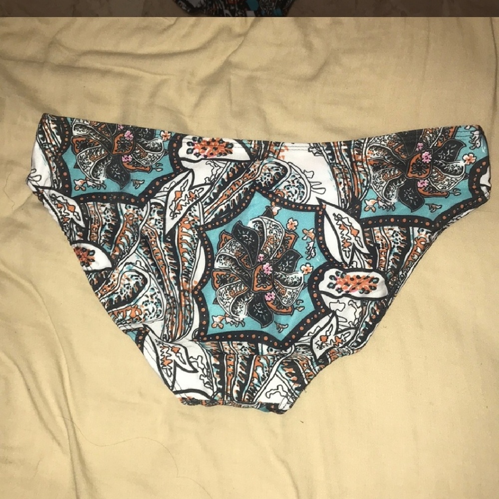 🌹SMALL LEFT🌹Coral Bikini - Picture 3 of 4